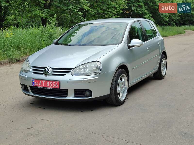 Хетчбек Volkswagen Golf 2006 в 