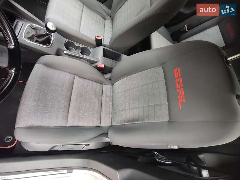 Хетчбек Volkswagen Golf 2006 в Жовтих Водах