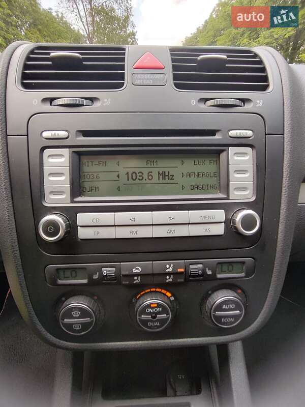 Хетчбек Volkswagen Golf 2006 в Жовтих Водах