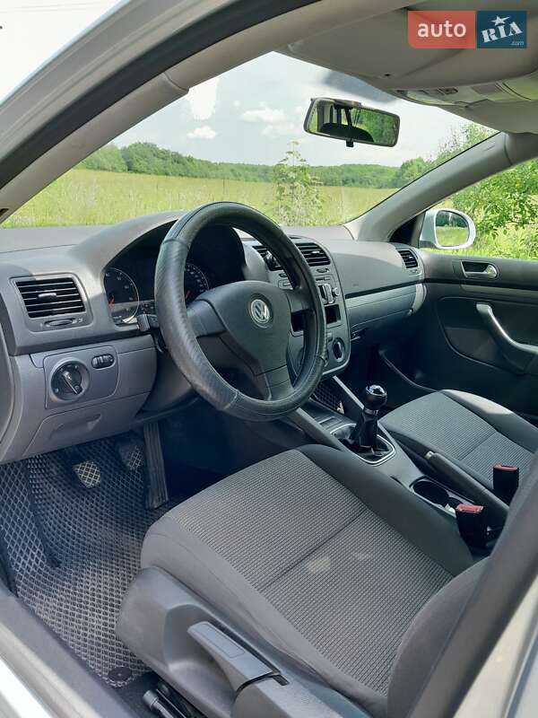 Универсал Volkswagen Golf 2008 в Золочеве