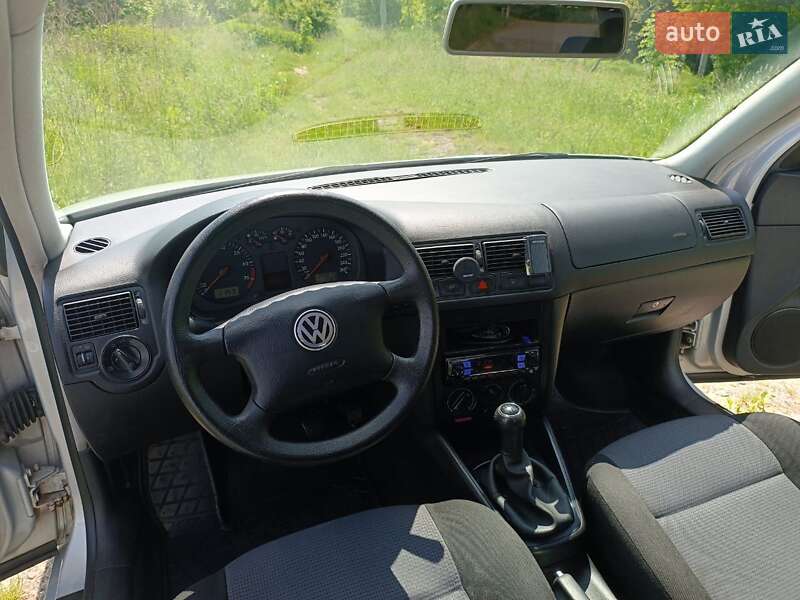 Универсал Volkswagen Golf 2000 в Луцке