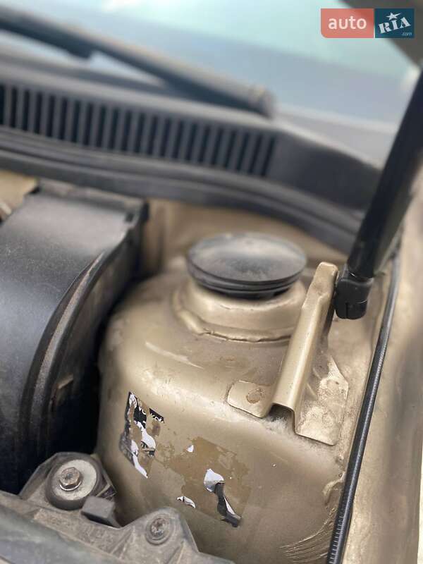 Хэтчбек Volkswagen Golf 2002 в Белой Церкви