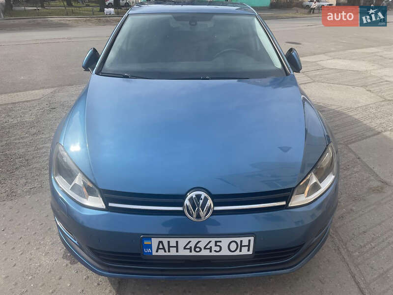 Хетчбек Volkswagen Golf 2013 в Дніпрі