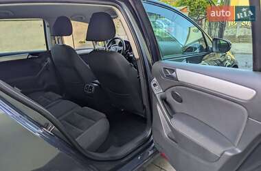 Хетчбек Volkswagen Golf 2010 в 