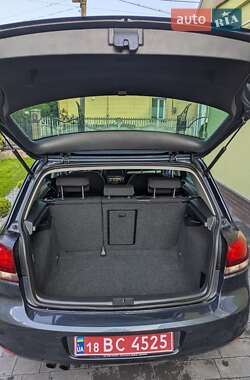Хетчбек Volkswagen Golf 2010 в 