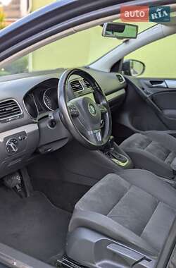 Хетчбек Volkswagen Golf 2010 в 