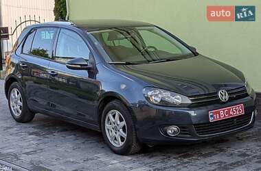 Хетчбек Volkswagen Golf 2010 в 