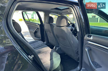 Хэтчбек Volkswagen Golf 2008 в 