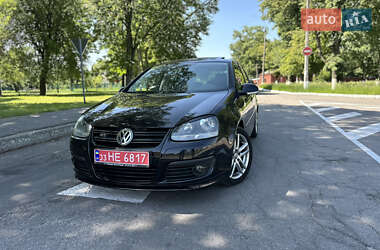 Хэтчбек Volkswagen Golf 2008 в 
