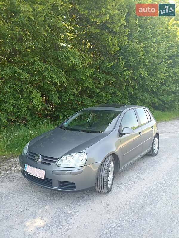 Хэтчбек Volkswagen Golf 2005 в Дунаевцах