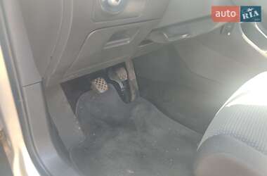 Хэтчбек Volkswagen Golf 2010 в 