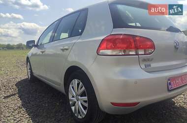 Хэтчбек Volkswagen Golf 2010 в 