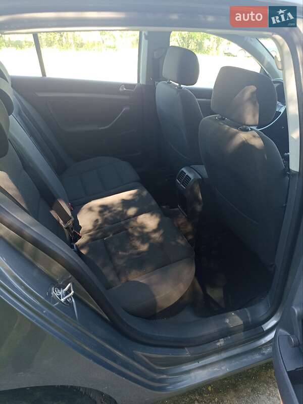 Хэтчбек Volkswagen Golf 2005 в Дунаевцах