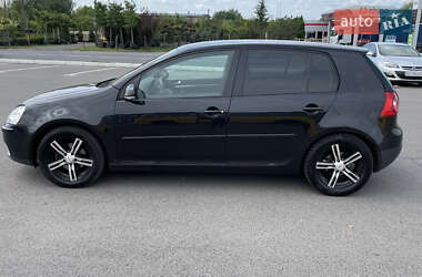 Хэтчбек Volkswagen Golf 2005 в Луцке