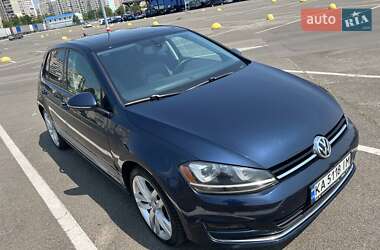 Хэтчбек Volkswagen Golf 2015 в Киеве