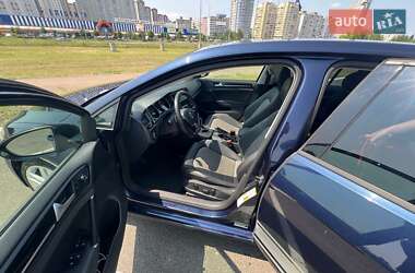 Хэтчбек Volkswagen Golf 2014 в 