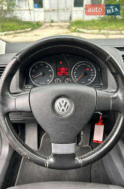 Хэтчбек Volkswagen Golf 2007 в 