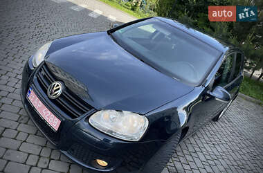 Хэтчбек Volkswagen Golf 2006 в 