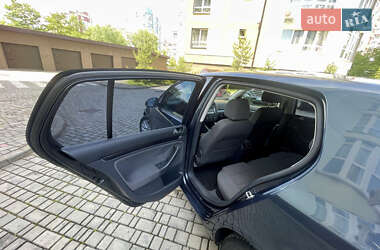 Хэтчбек Volkswagen Golf 2006 в 