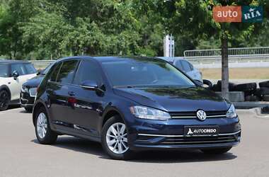 Хэтчбек Volkswagen Golf 2018 в Киеве