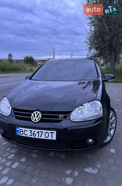 Хетчбек Volkswagen Golf 2005 в 