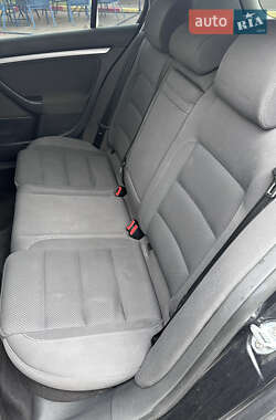 Хетчбек Volkswagen Golf 2005 в 