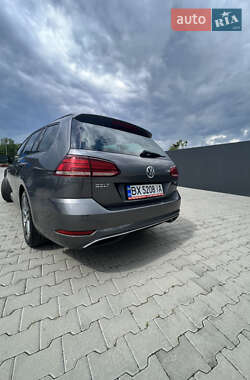 Универсал Volkswagen Golf 2017 в 