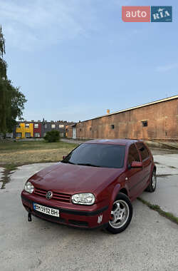Хэтчбек Volkswagen Golf 1999 в 