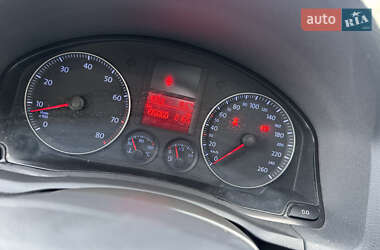 Хетчбек Volkswagen Golf 2005 в 