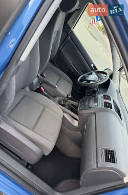 Хетчбек Volkswagen Golf 2005 в 