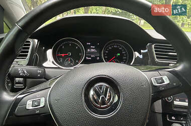 Хэтчбек Volkswagen Golf 2014 в 