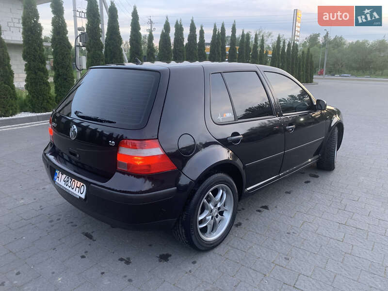 Хэтчбек Volkswagen Golf 2002 в Надворной