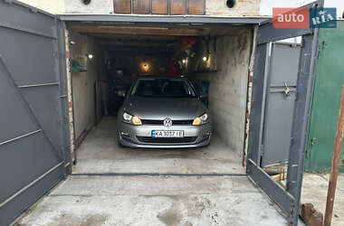 Хэтчбек Volkswagen Golf 2014 в 