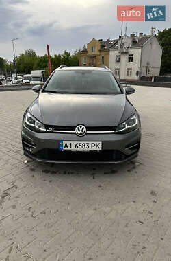Універсал Volkswagen Golf 2017 в Львові