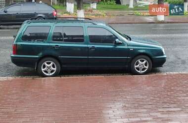 Універсал Volkswagen Golf 1998 в Овручі