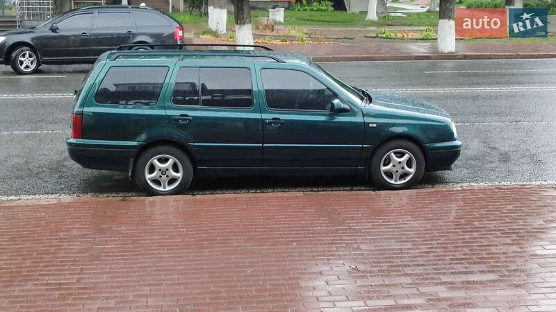 Универсал Volkswagen Golf 1998 в Овруче