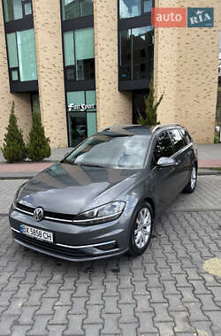 Універсал Volkswagen Golf 2017 в Хмельницькому