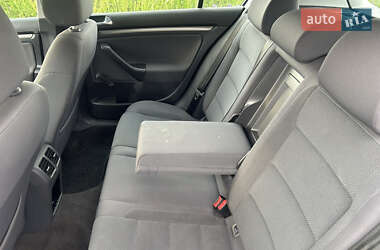 Хетчбек Volkswagen Golf 2006 в 