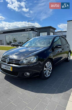 Хэтчбек Volkswagen Golf 2010 в 