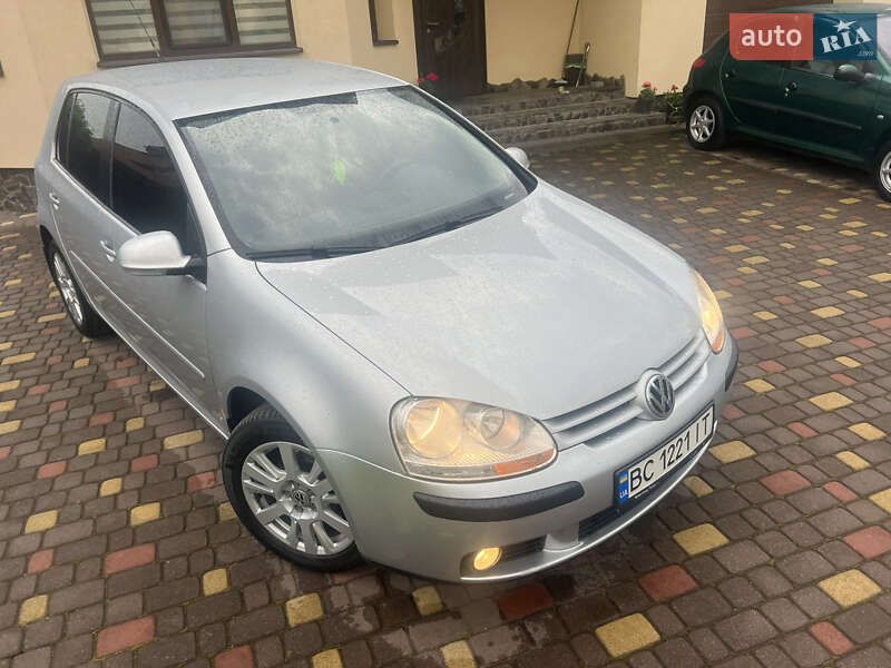 Хетчбек Volkswagen Golf 2009 в Львові