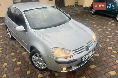 Хэтчбек Volkswagen Golf 2009 в 