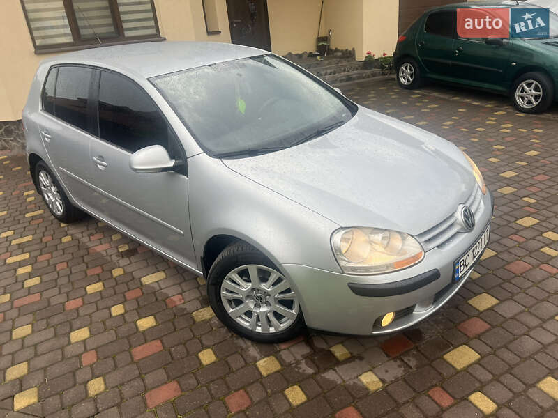 Хетчбек Volkswagen Golf 2009 в Львові