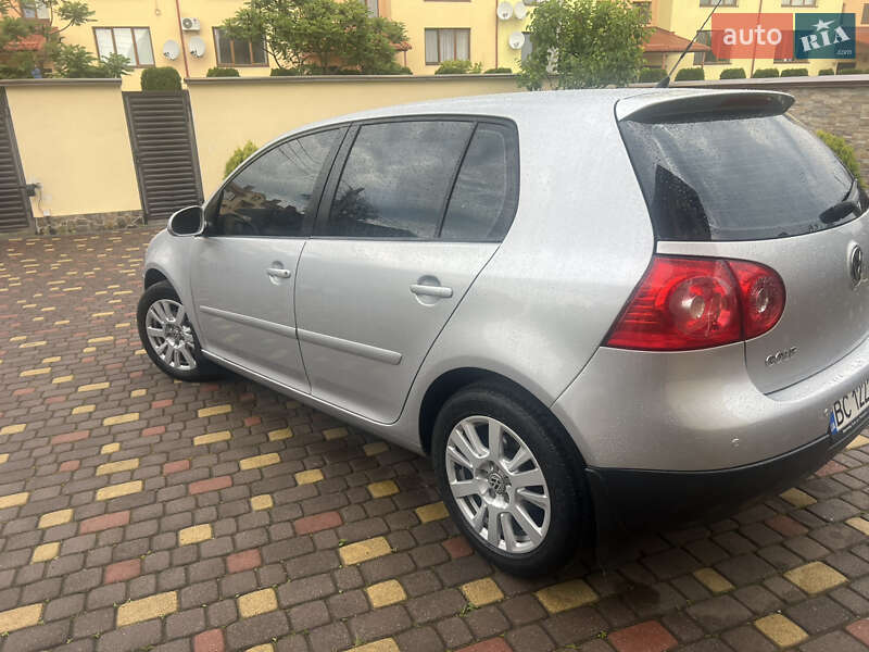 Хетчбек Volkswagen Golf 2009 в Львові