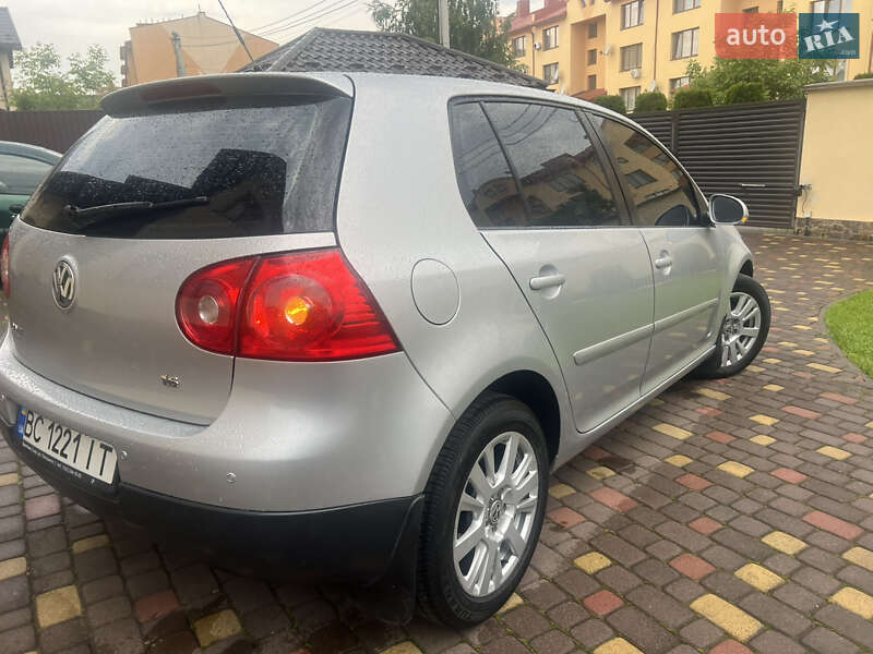 Хетчбек Volkswagen Golf 2009 в Львові