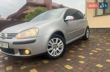 Хэтчбек Volkswagen Golf 2009 в 