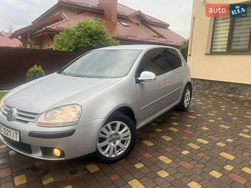 Хетчбек Volkswagen Golf 2009 в Львові