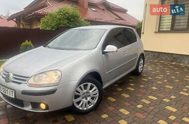 Хэтчбек Volkswagen Golf 2009 в 