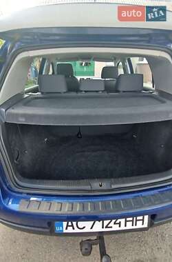 Хетчбек Volkswagen Golf 2005 в 