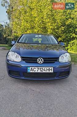 Хетчбек Volkswagen Golf 2005 в 