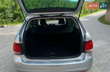Универсал Volkswagen Golf 2010 в 